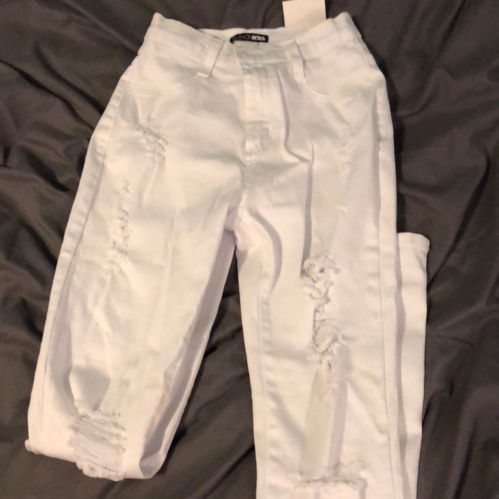 White high waisted skinny jeans